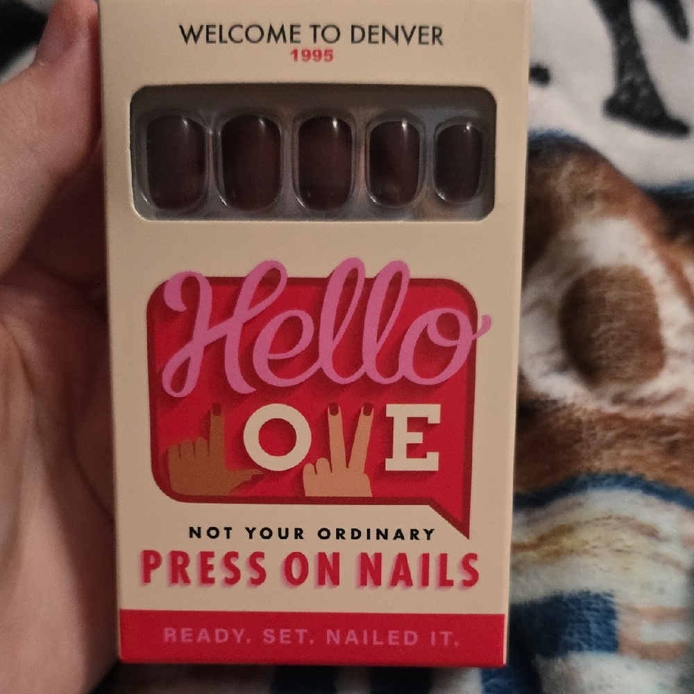 Hello Love Press On Nails